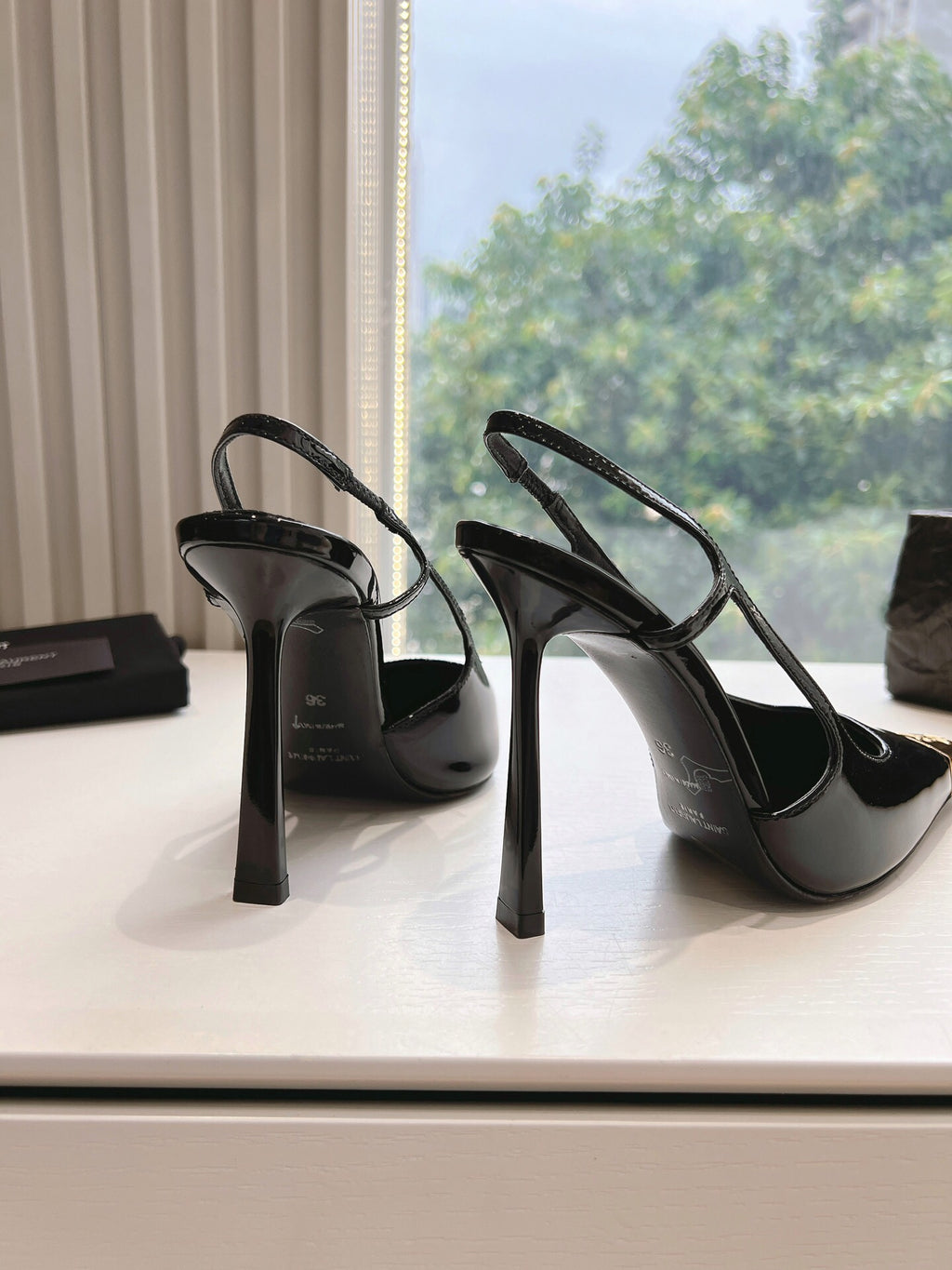 Saint Laurent Heeled Shoes